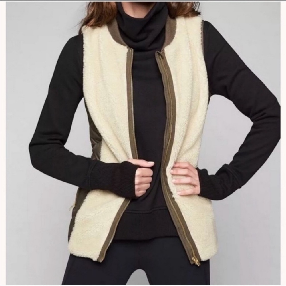 Athleta Tundra Down Vest Size S | olive green and cream
